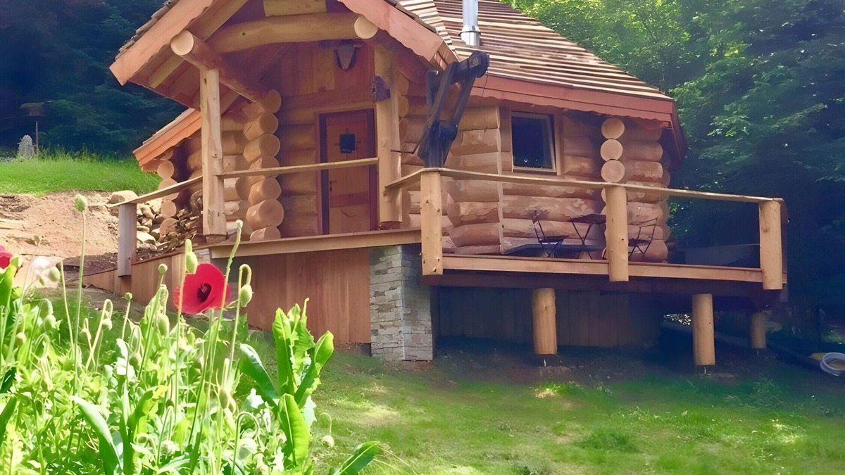 Collonges-sous-Saleve Ski Chalet | Apartment 'Kota Orjobet' with Mountain View, Private Terrace and Wi-Fi