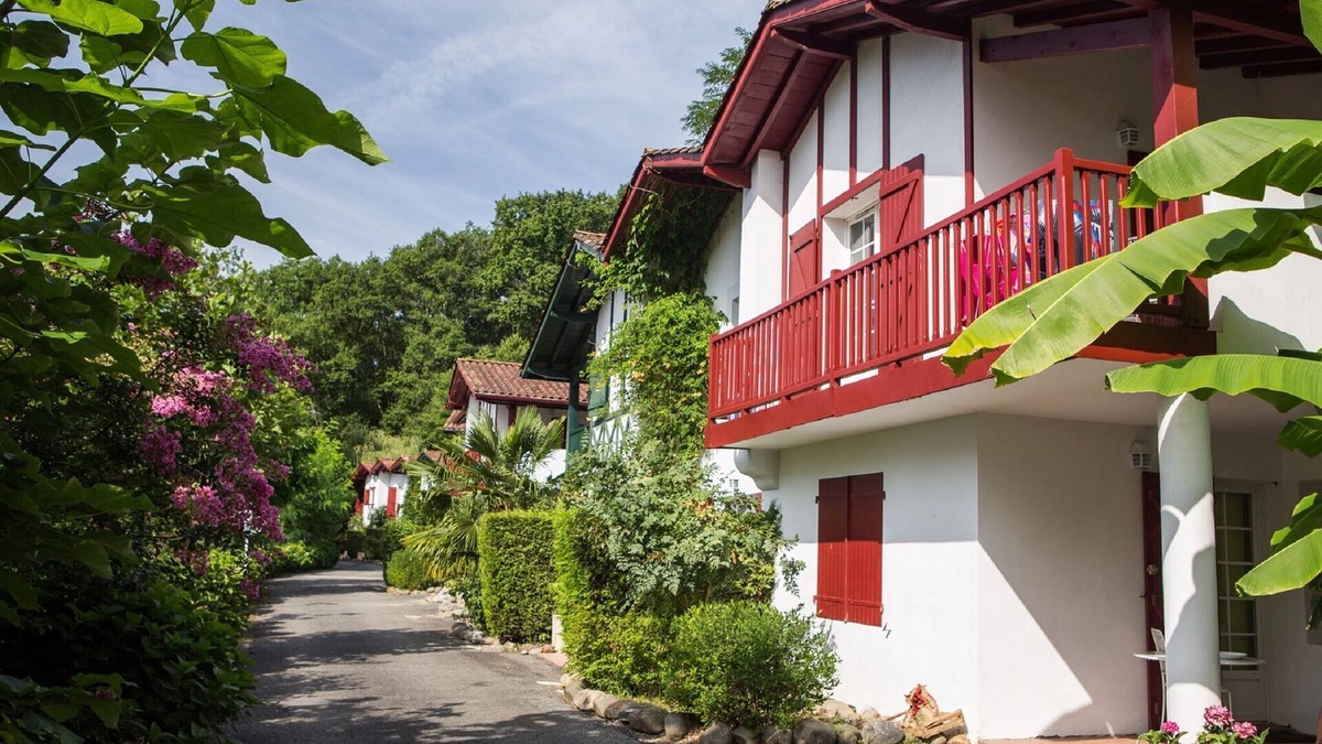 La Bastide-Clairence Apartment | Apartment in Basque Country with Pool Access