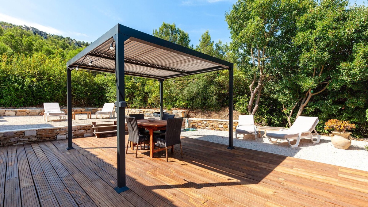 Roquefort-la-Bedoule House | Apartment 'Le Chalet' with Private Terrace, Wi-Fi and Air Conditioning
