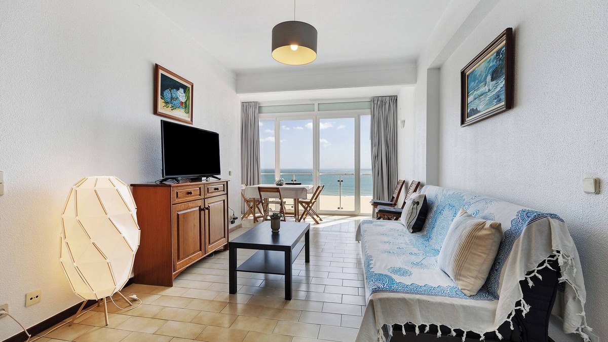 Praia da Rocha Apartment | Apartment 'Frente Mar' with Sea View & Wi-Fi