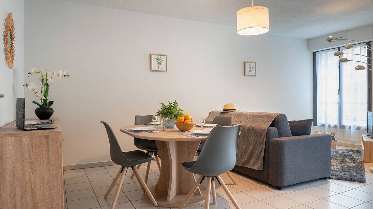 Brive-la-Gaillarde Apartment | Apartment Functional Parking Balcony