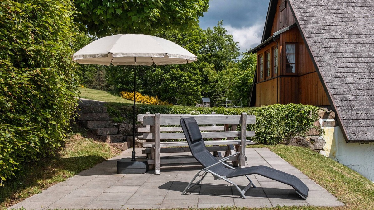 Wolfach - Saint Roman Apartment | Apartment 'Fuchsbau' with Mountain View, Private Terrace and Wi-Fi