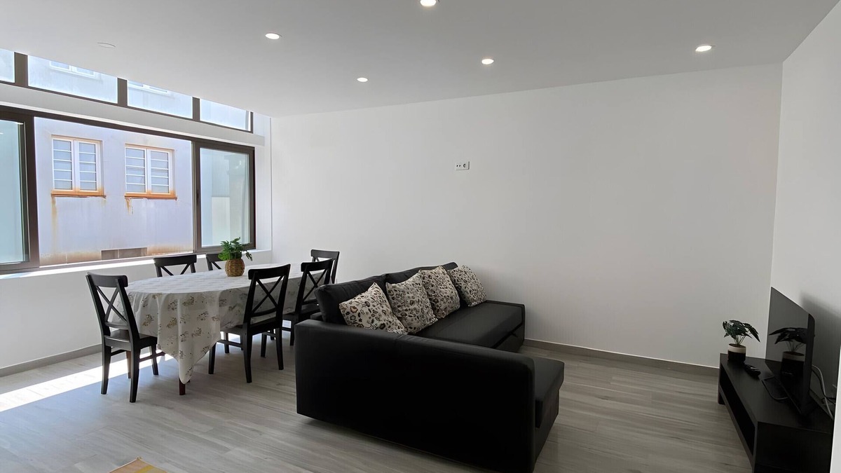 Furadouro Apartment | Apartment 'Furadouro 2 with Sea View' with Sea View, Balcony and Wi-Fi