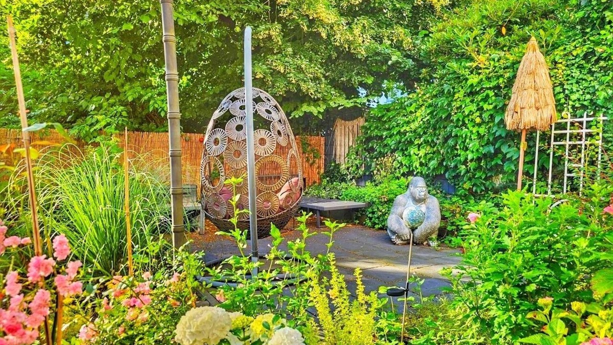 Wuppertal Apartment | Apartment-Garden view-Private Bathroom-Designer