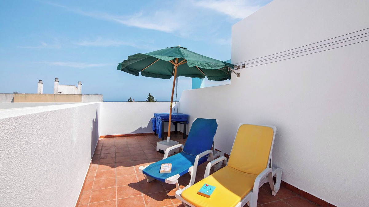 Tavira Apartment | Apartment 'Gina' with Private Terrace, Wi-Fi and Air Conditioning