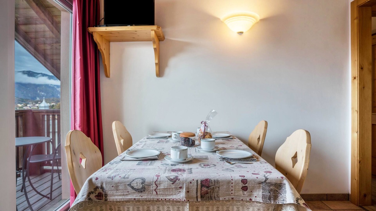 Gionghi-Cappella Apartment | Apartment 'Giongo Residence Aparthotel 203' with Mountain View, Shared Terrace and Wi-Fi