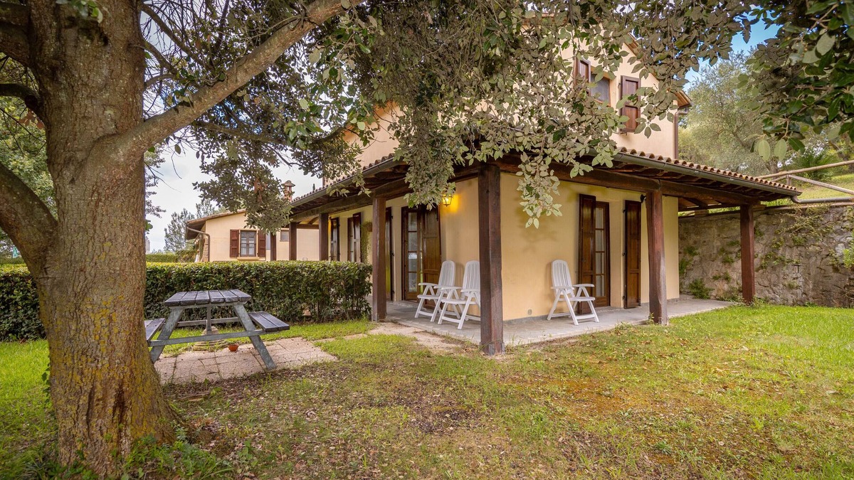 Santa Luce Apartment | Apartment 'Girasole Superior' with Shared Pool, Wi-Fi and Air Conditioning