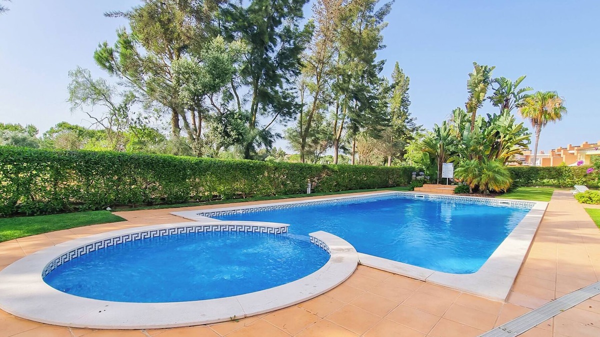 Vilamoura Apartment | Apartment 'Golfview' with Shared Pool, Wi-Fi and Air Conditioning