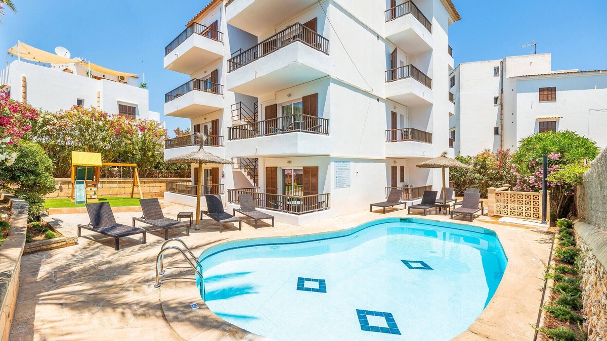Cala Ferrera Apartment | Apartment 'Gran Sol Family 1' with Shared Pool, Wi-Fi and Air Conditioning
