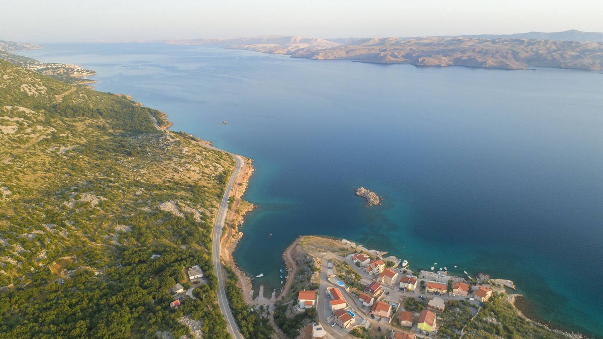 Cesarica Apartment | Apartment Green with pool - Villa Dina (Ribarica, Karlobag, Croatia)