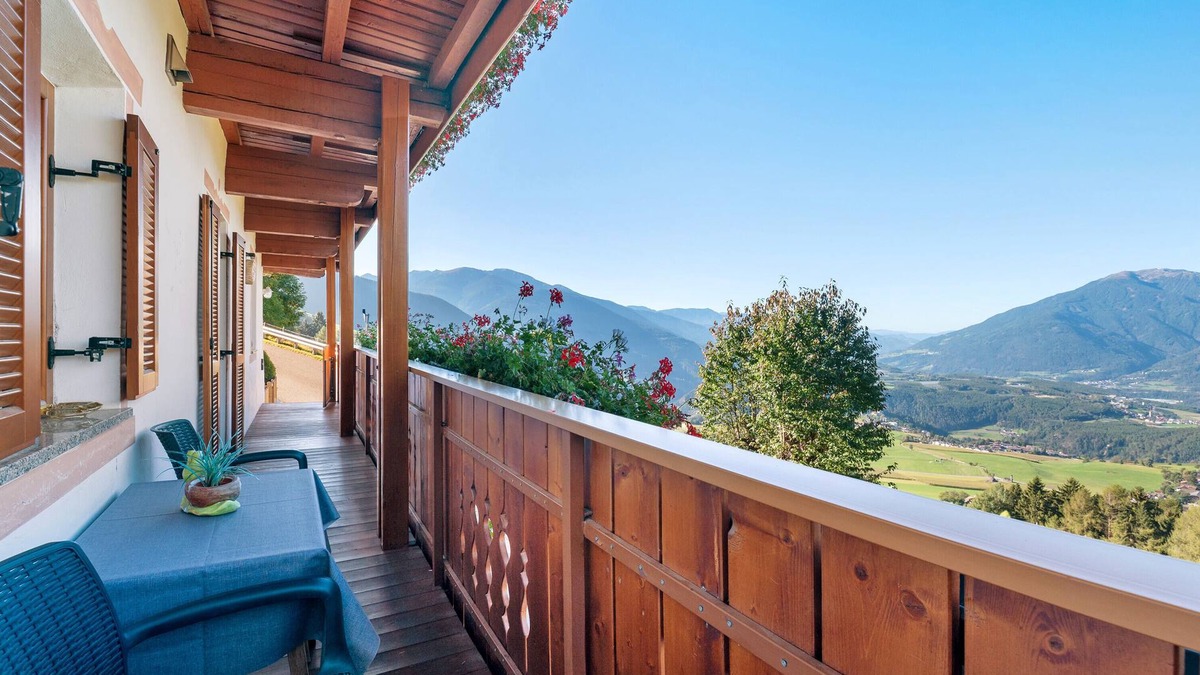 Rodengo Apartment | Apartment 'Gruberhof 1 with Mountain View' with Mountain View, Shared Garden and Wi-Fi