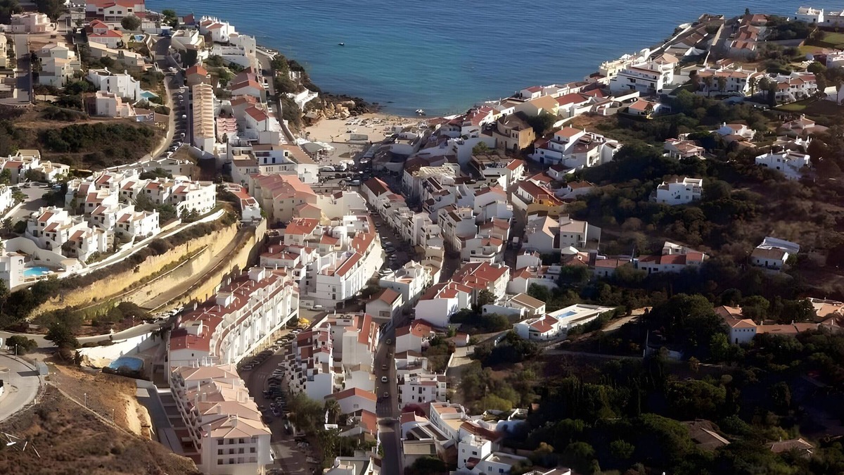 Vale de Covo House | Apartment 'Gudrun' with Sea View, Wi-Fi and Air Conditioning