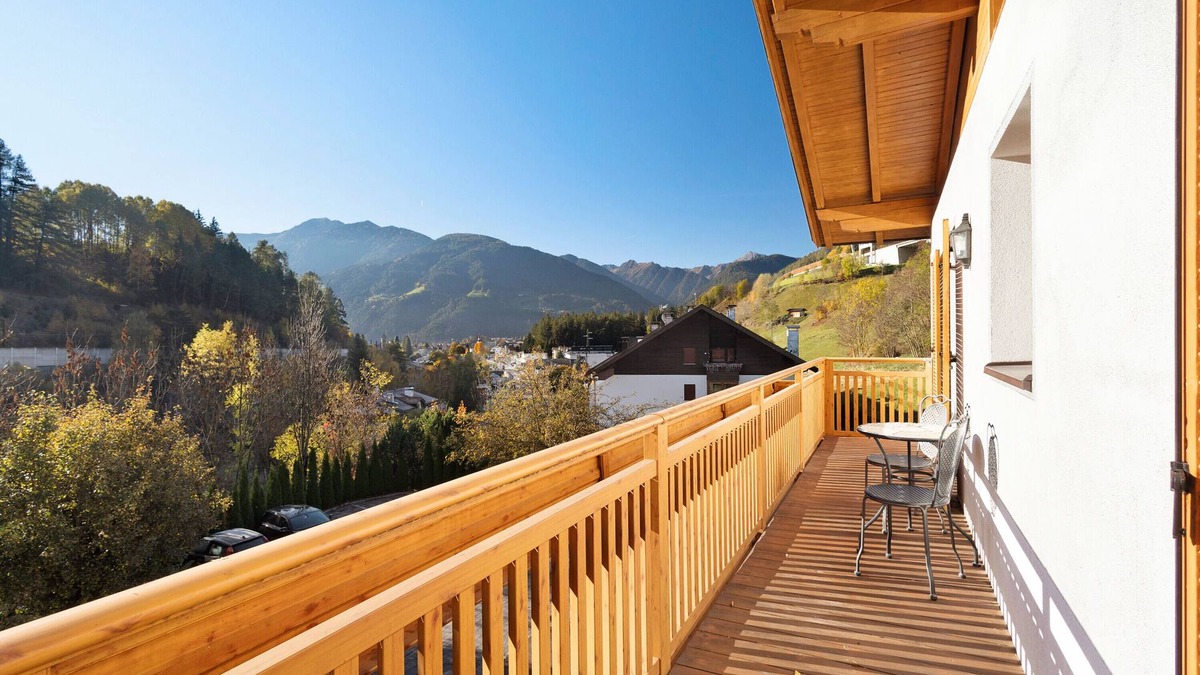 Vipiteno Apartment | Apartment 'Hatzlhof Nr 6' with Mountain View, Shared Terrace and Wi-Fi
