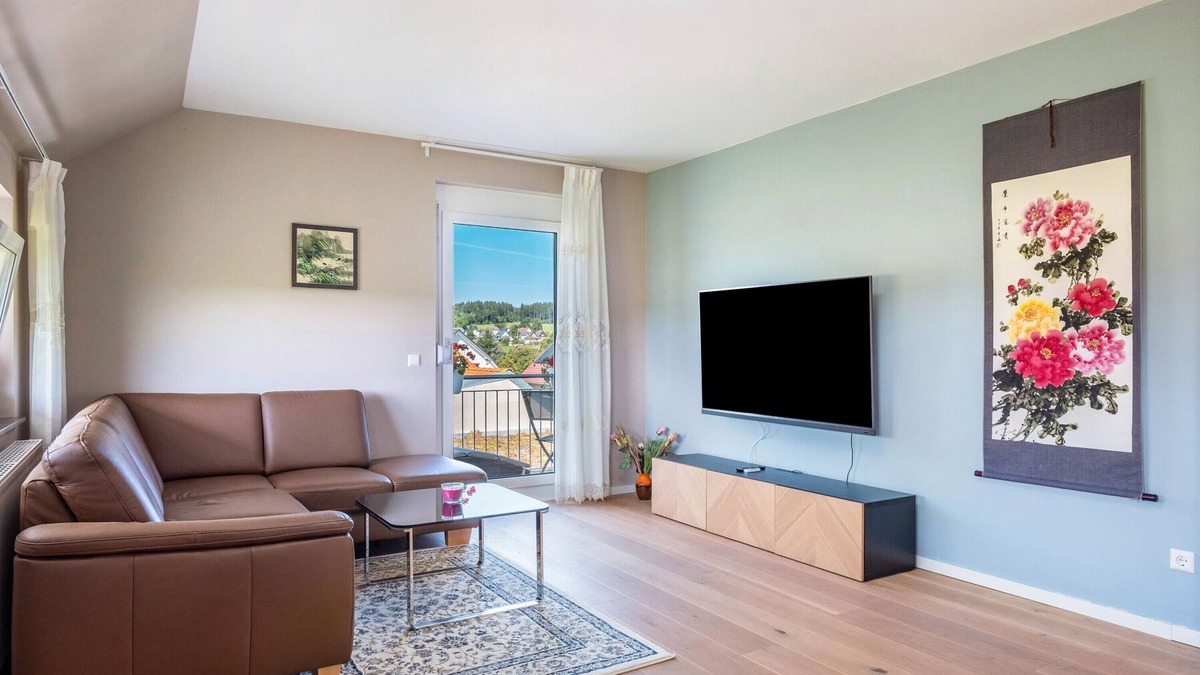 Roetenbach Apartment | Apartment 'Haus Rosengarten' with Balcony and Wi-Fi