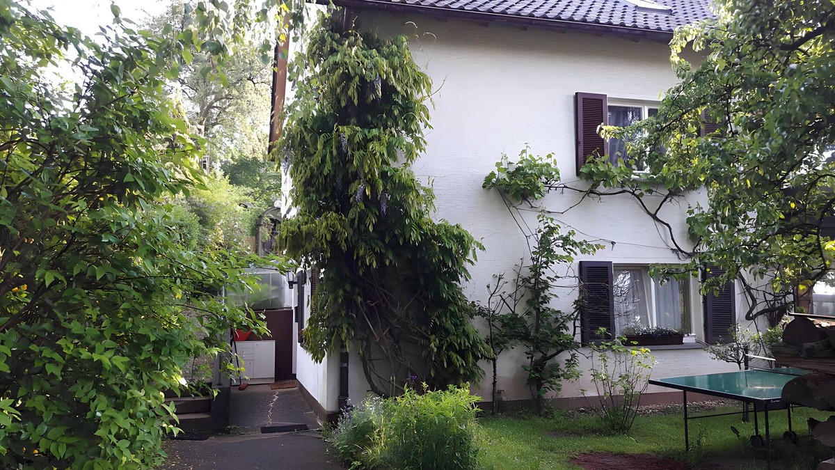 Oberlengenhardt Apartment | Apartment 'Haus Zur Bienenweide' with Shared Terrace, Balcony and Wi-Fi