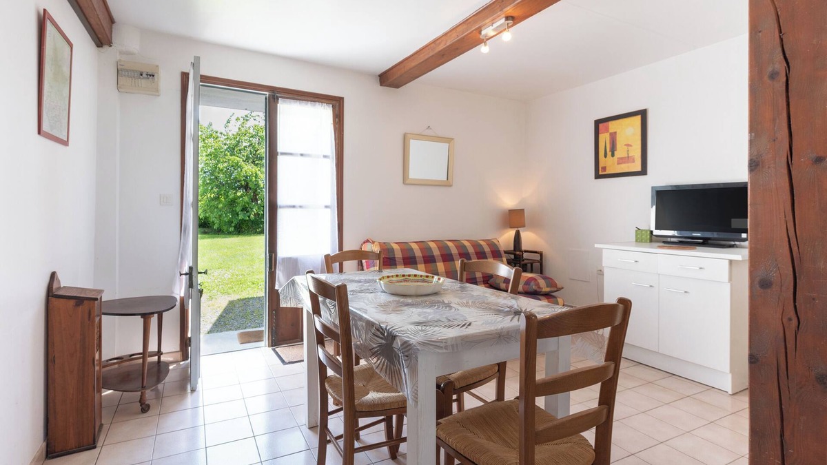 Argeles Gazost Apartment | Apartment 'Hautacam' with Mountain View, Shared Garden and Wi-Fi