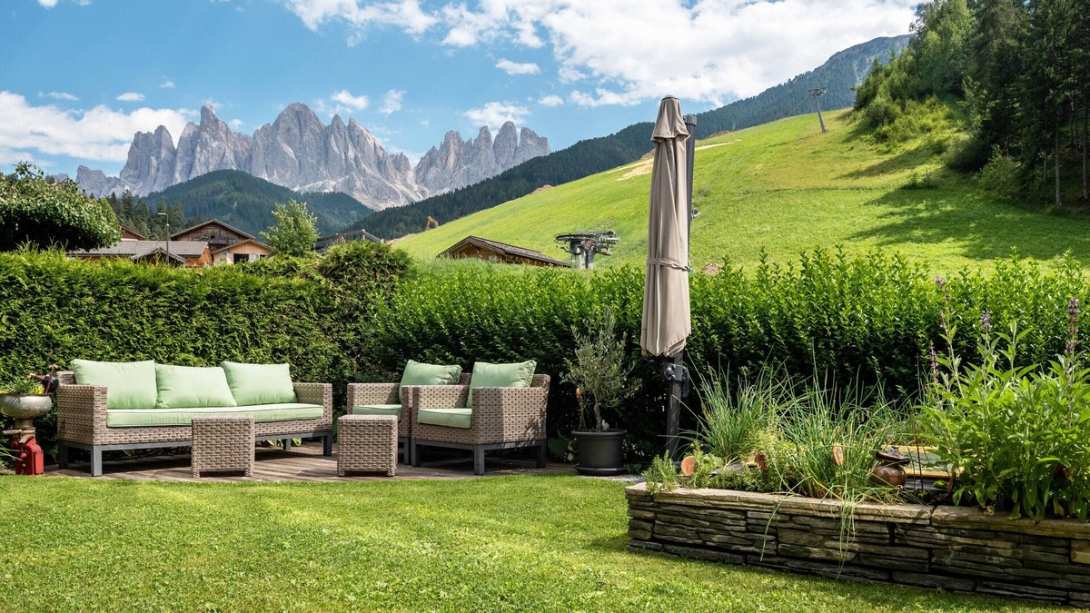 Santa Maddalena Apartment | Apartment "Hilber App Fermeda" with Mountain View, Garden and Wi-Fi