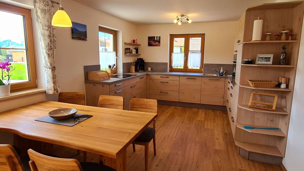 Halblech Apartment | Apartment Hipp No. 2 - 95m² new building on the ground floor with terrace and mountain view in top location