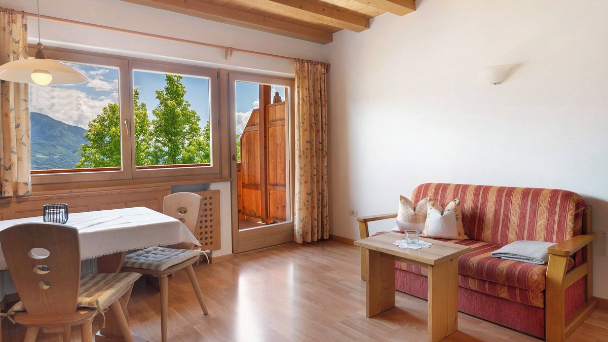 Lagundo Apartment | Apartment 'Hofanger Tirol' with Mountain View, Balcony and Wi-Fi