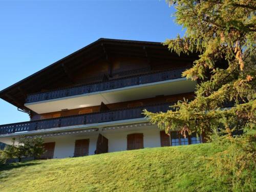 Saanen Apartment | Apartment Hornflue - Wohlwender by Interhome