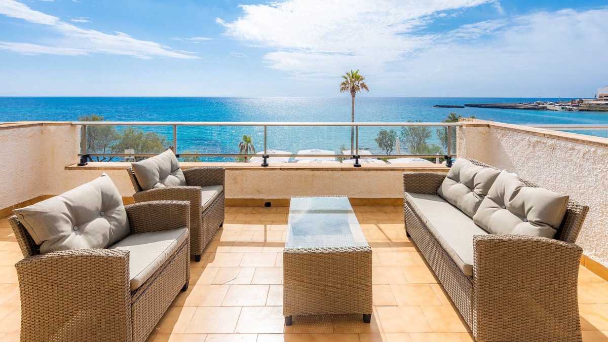 S'illot Apartment | Apartment 'Hostal Antic Apartamento 101 ' with Balcony, Wi-Fi and Air Conditioning
