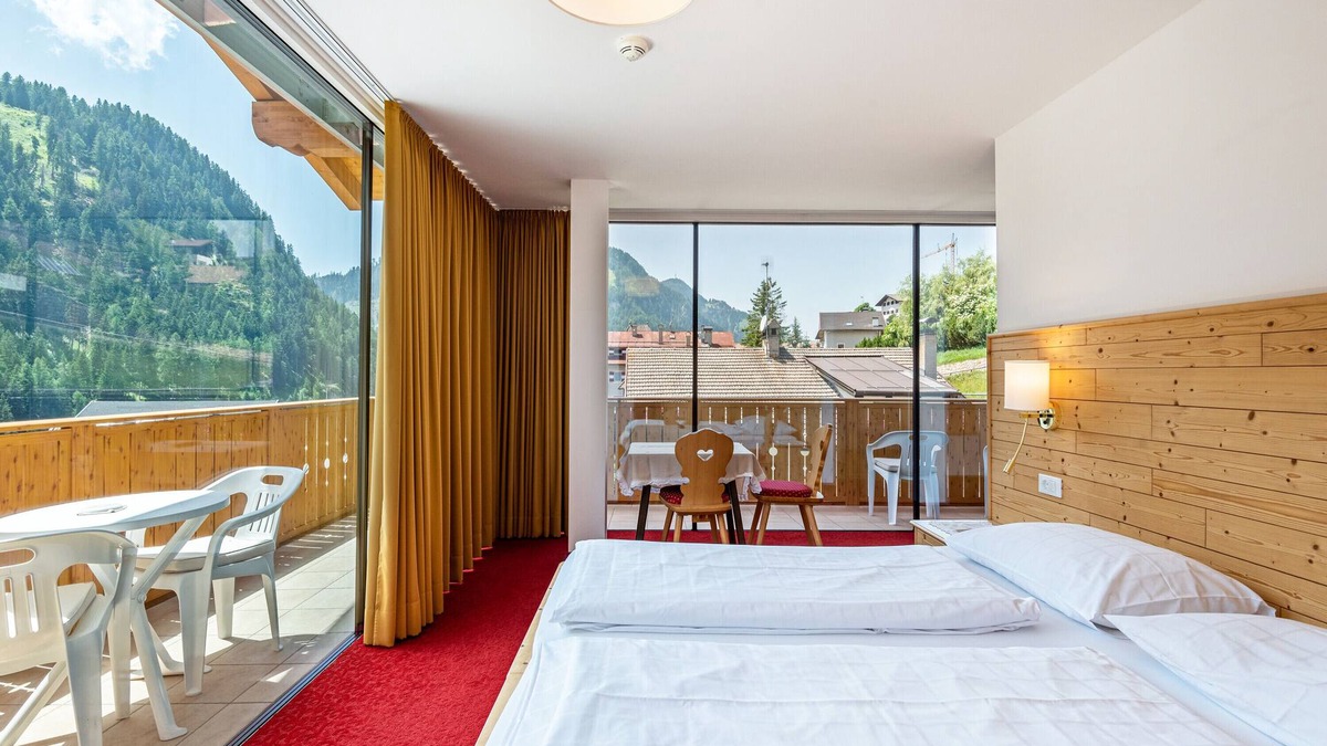 Santa Cristina Val Gardena Apartment | Apartment 'Hotel Residence Gardena Stevia 307' with Mountain View & Wi-Fi