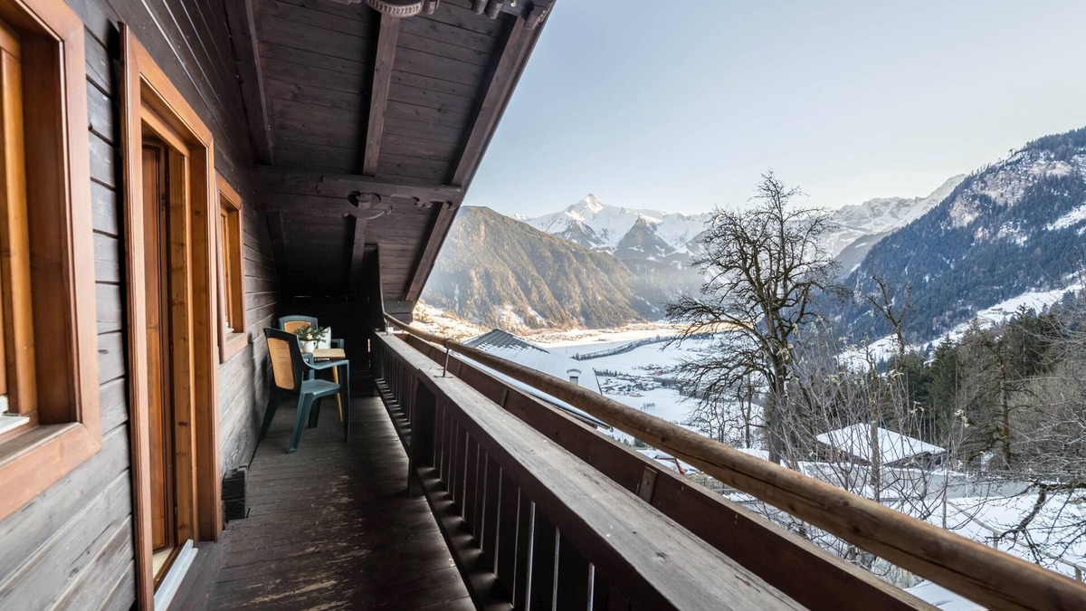 Hippach-Schwendberg Apartment | Apartment in the Alpine Chalet Bergprinzessin with Mountain View & Balcony