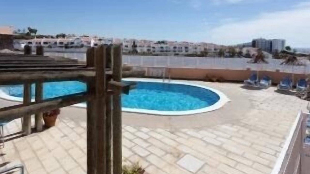San Miguel de Abona Apartment | Apartment In A Quiet, Secure Complex Close To Amenties with superfast FREE Wifi