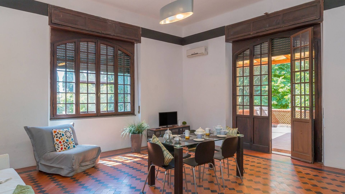 Campiglia Marittima Apartment | Apartment 'I Tigli - Pervinca' with Shared Pool, Wi-Fi and Air Conditioning