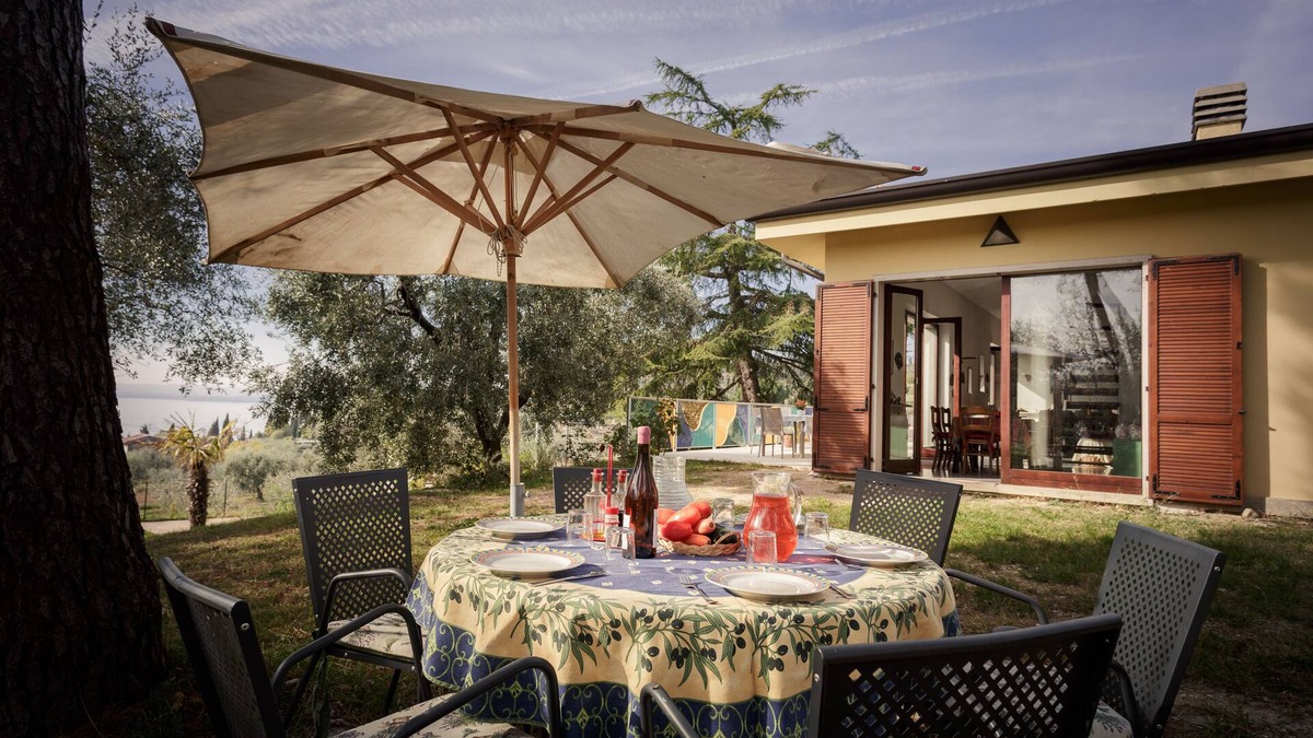 Bardolino Apartment | Apartment in a two-family villa with panoramic views of Lake Garda