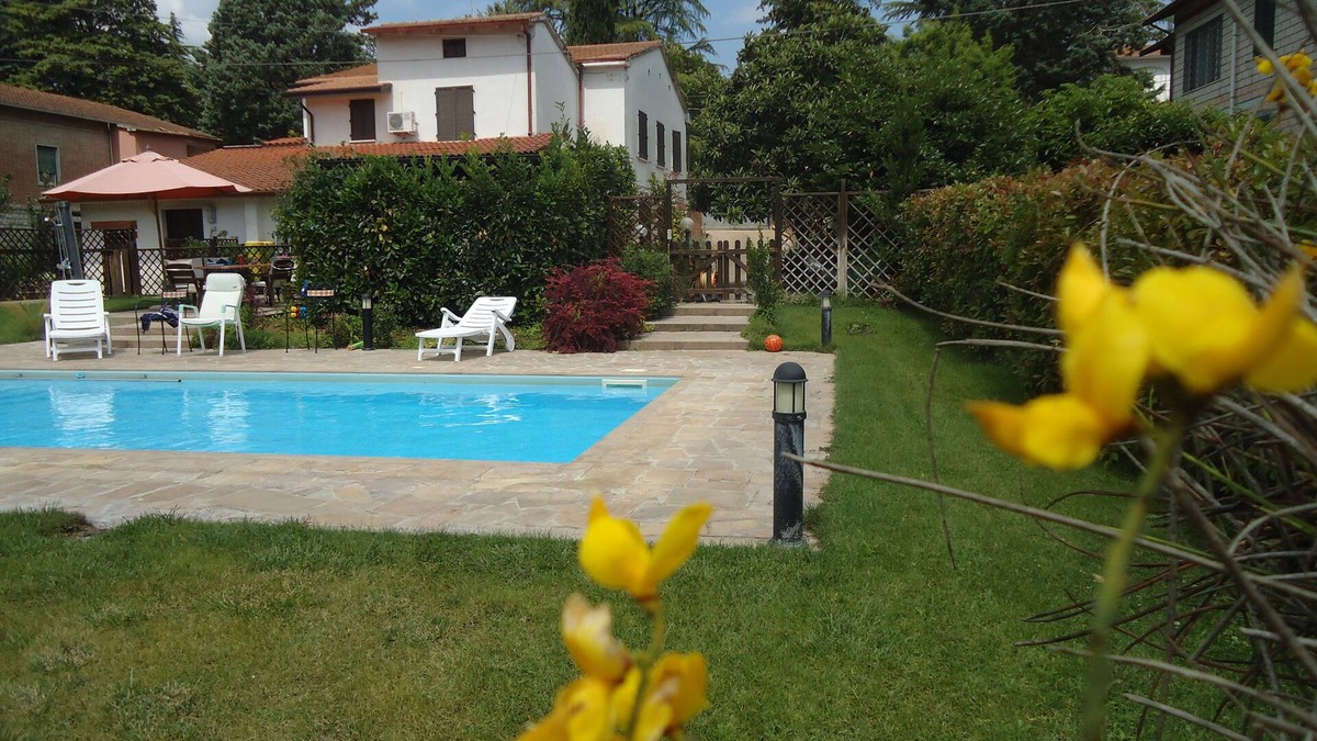 Ponte Felcino Apartment | apartment in a villa with swimming pool