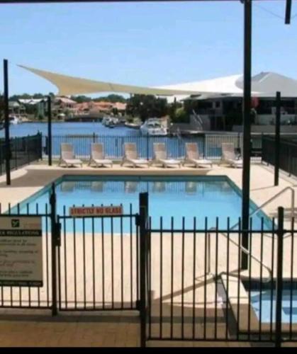 Halls Head Apartment | Apartment in Apollo Quays resort with shared Jetty