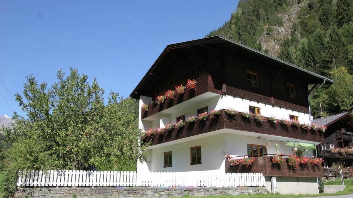 Matrei in Osttirol Apartment | Apartment in Matrei near Ski Slopes