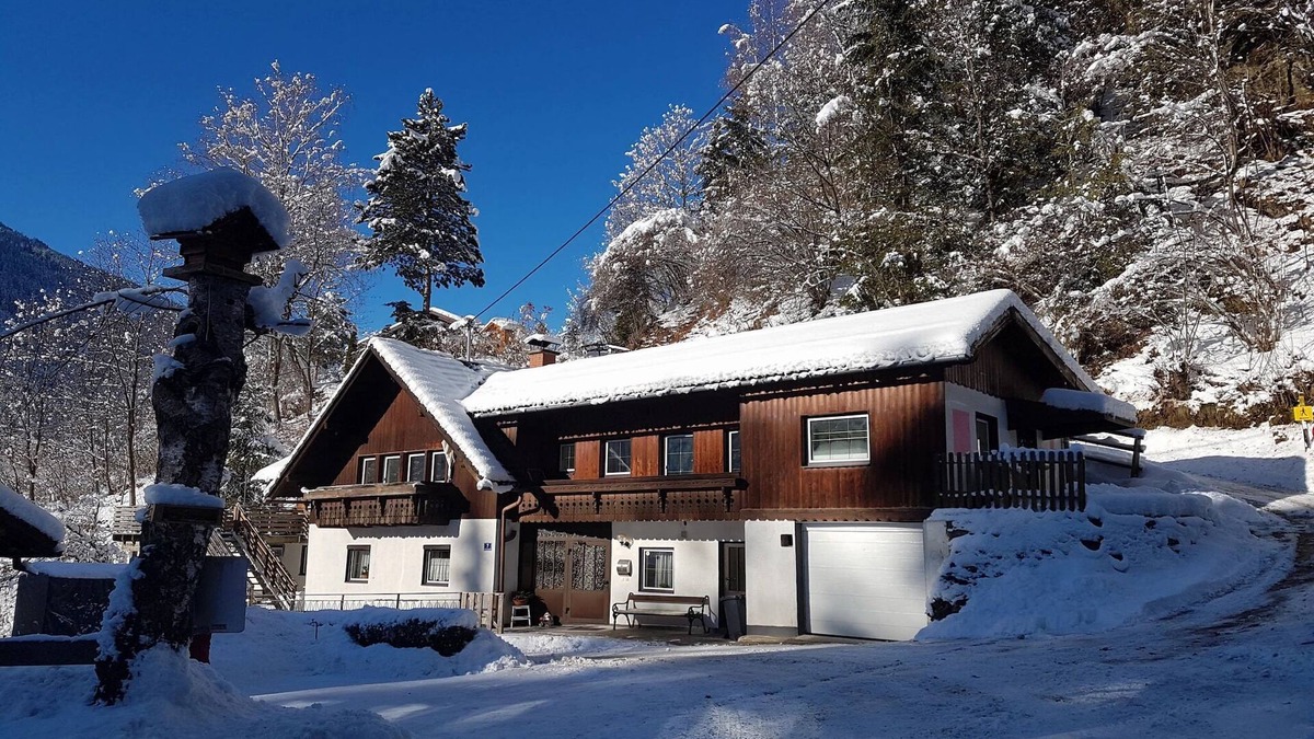 Feld am See Apartment | Apartment in Dorfzentrum near Lake
