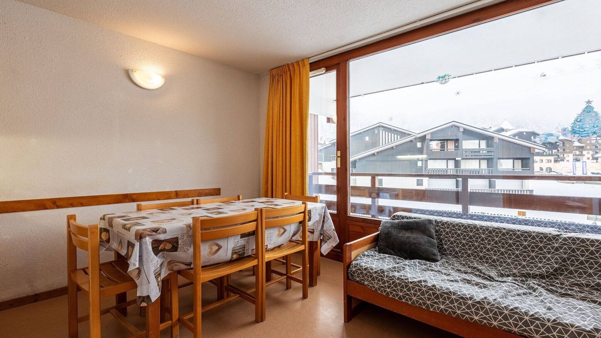 Les Esserts Apartment | Apartment in France with Ski Slope Access