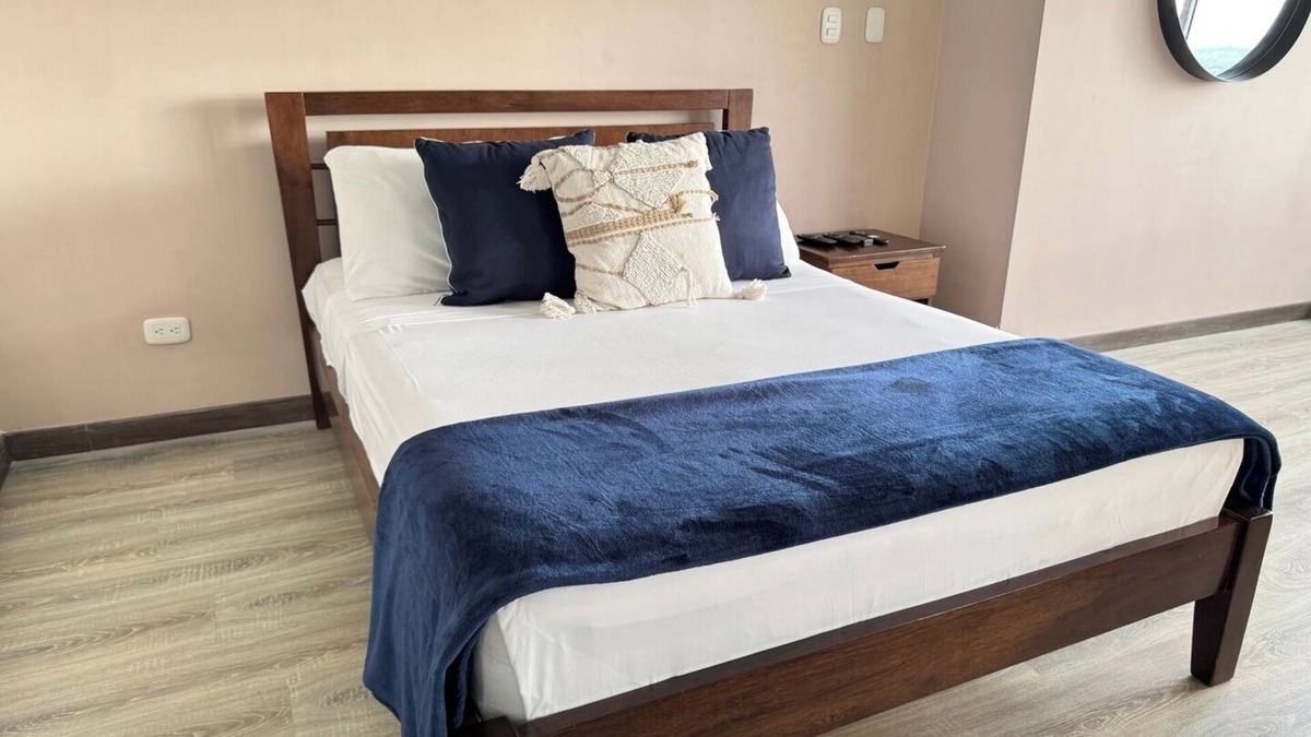 Armenia Apartment | Apartment in Fundadores with balcony, pool, sauna