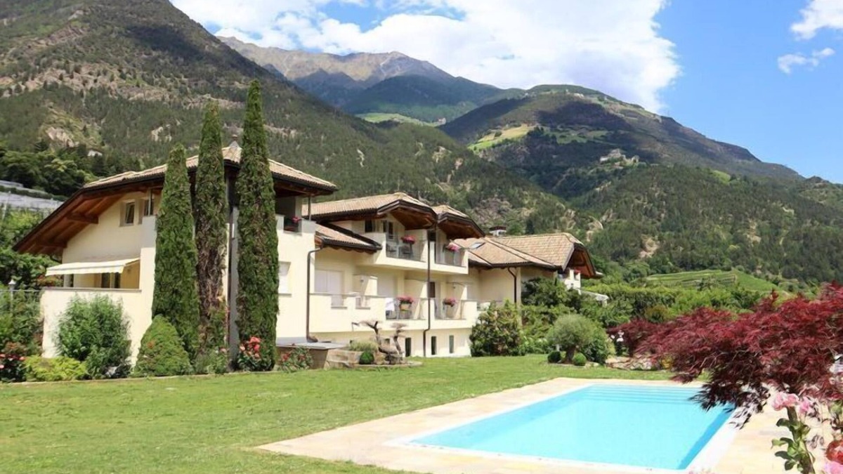Coldrano Apartment | Apartment in Goldrain with Pool & Mountain Views
