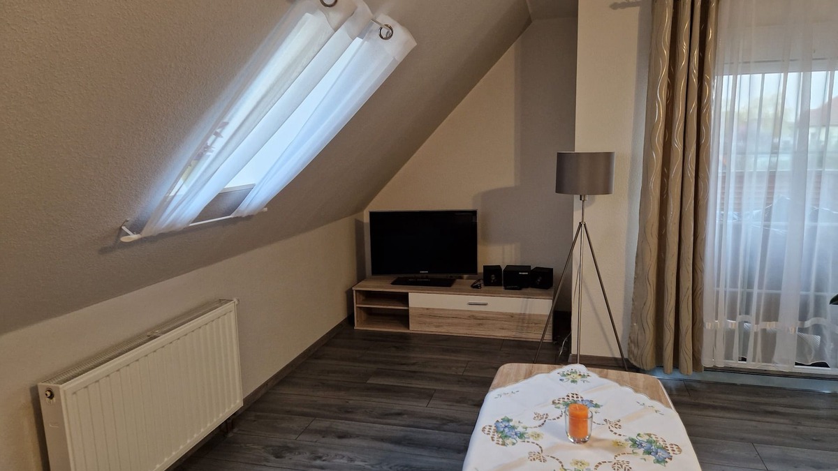 Biesnitz Apartment | Apartment in Görlitz Biesnitz with a view of the Landeskrone