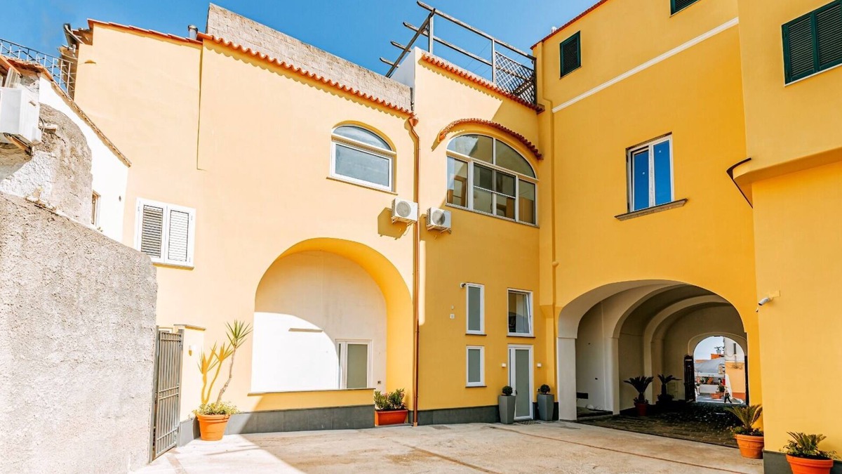 Lacco Ameno Apartment | Apartment in historic building in the center and on the sea