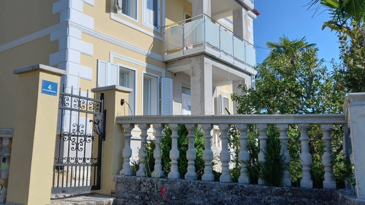 Ika Apartment | Apartment in Ika with Seaview, Balcony, Air condition, WIFI (5025-2)