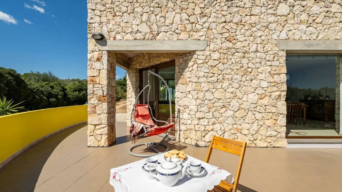 Dorgali House | Apartment in Italy with Private Garden & BBQ
