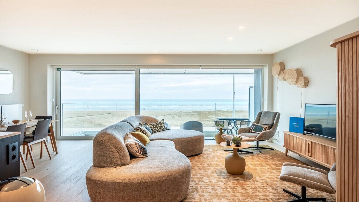 Sint-Idesbald Apartment | Apartment in Koksijde with Stunning Sea Views
