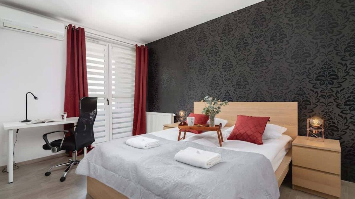 Czyzyny Apartment | Apartment in Kraków | 3 Bedrooms | 2 Balconies