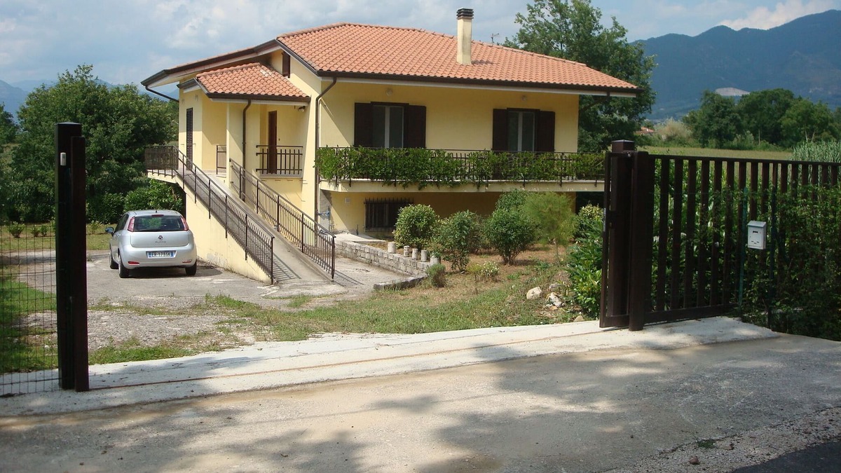 Cervaro Apartment | Apartment in Lazio countryside near Cassino & the monastery Montecassino.