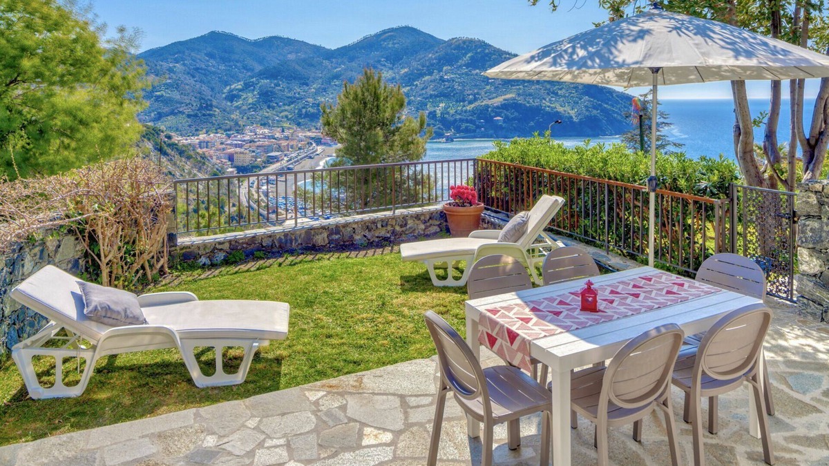 Valle Santa Apartment | Apartment in Levanto with 1 bedrooms sleeps 3