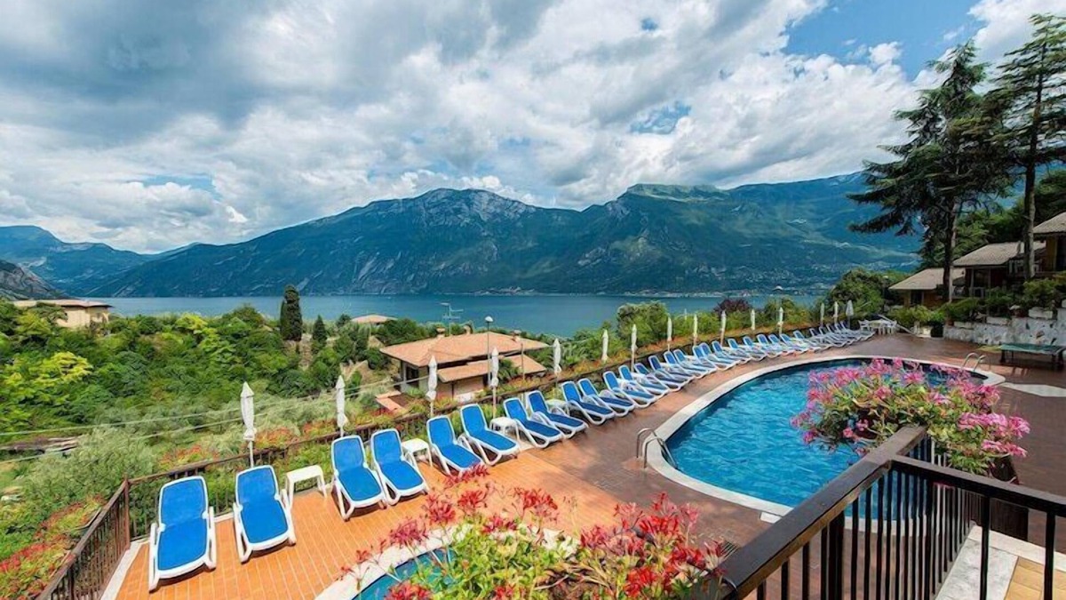 Limone sul Garda Apartment | Apartment in Limone with balcony or terrace