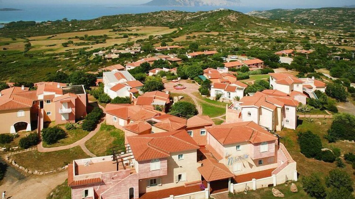 Monte Petrosu Apartment | Apartment in Lu Nibareddu Residence, Loiri
