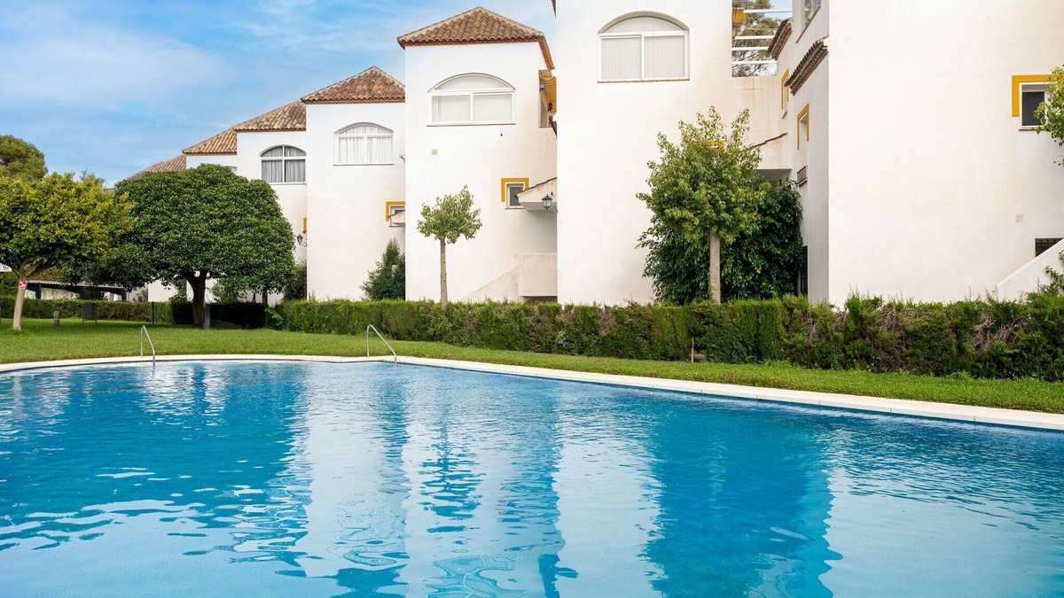 Urbanizacion Costabella Apartment | Apartment in Marbella near Costabella Beach