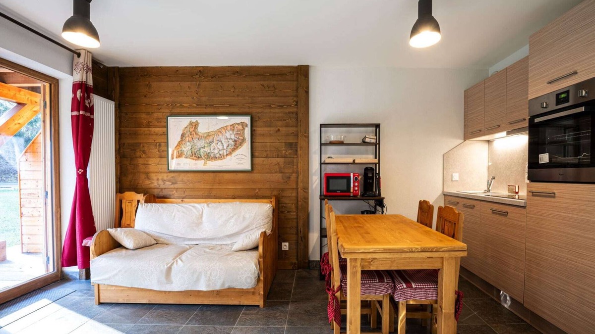 Morillon Apartment | Apartment in Morillon with Mountain Views