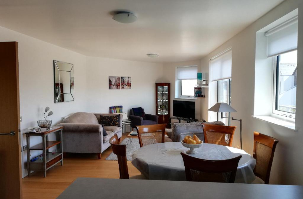 Newbury Apartment | Apartment in Newbury Parkway Centre